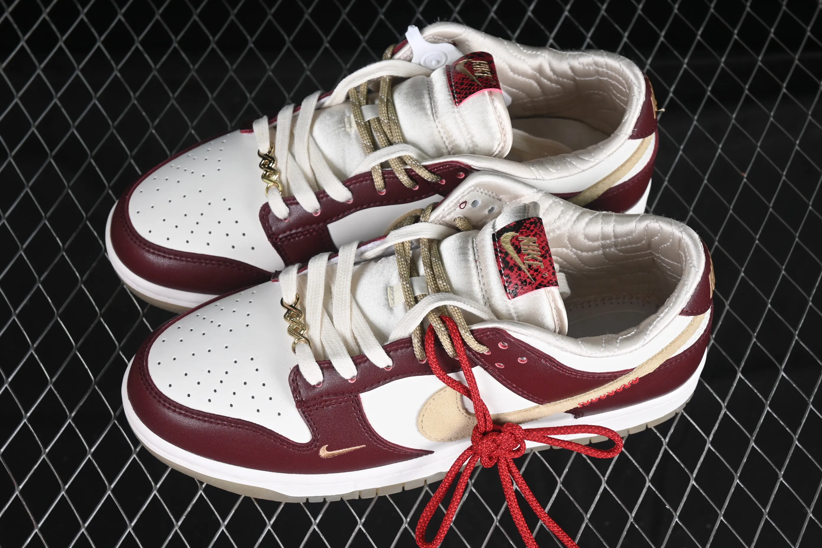 All categories Nk SB Dunk series Nk SB Dunk Low low-top sneakers Nk Dunk Low "Year of the Snake" Year of the Snake limited low-top casual sneakers HV5991-171